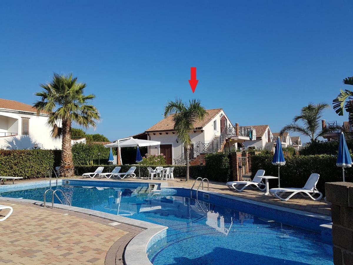 Mansarda Con Vista Piscina Villa Campofelice Di Roccella Buitenkant foto