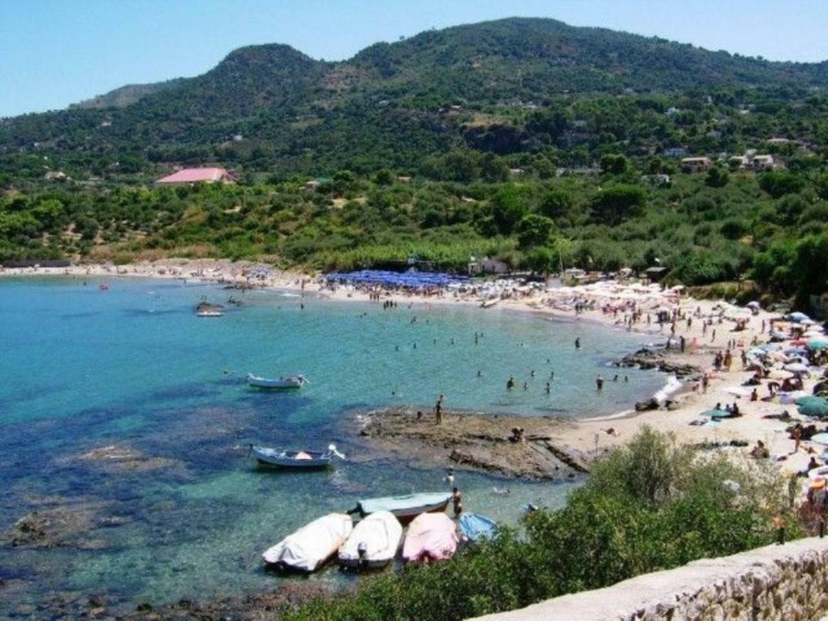 Mansarda Con Vista Piscina Villa Campofelice Di Roccella Buitenkant foto